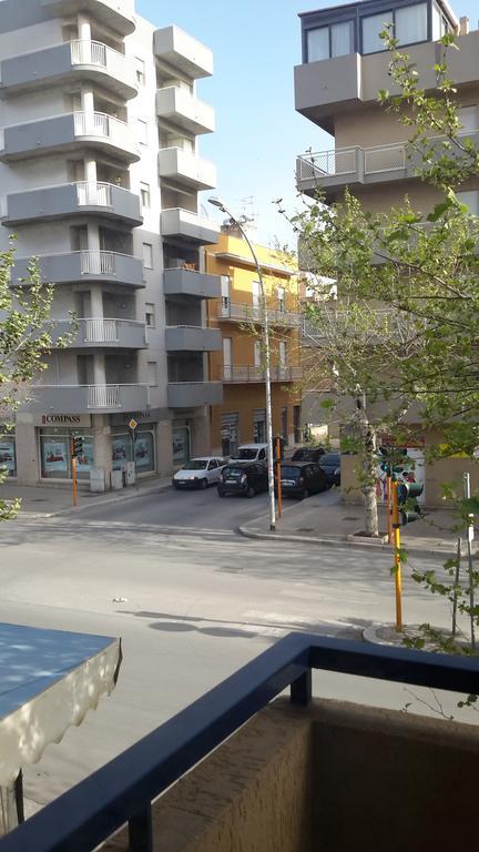 Una Terrazza Nel Sole Appartamento Di Tre Camere E Terrazza Trapani Exterior foto